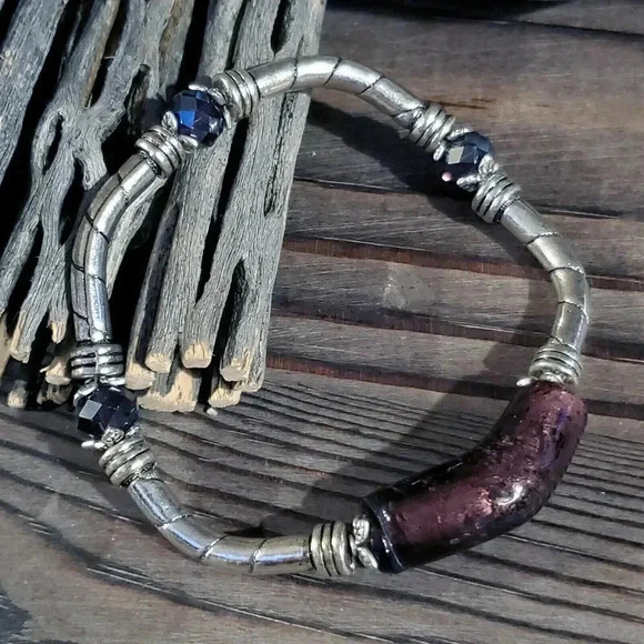Handcrafted Edgy Silver Purple Foil Glass Crystal Stretch Bracelet - Picture 4 of 6